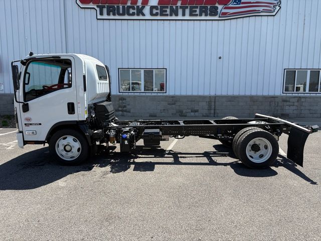2025 Isuzu NRR
