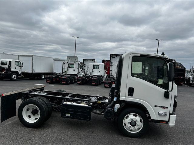 2025 Isuzu NRR