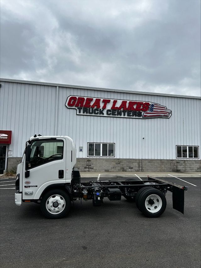 2025 Isuzu NRR