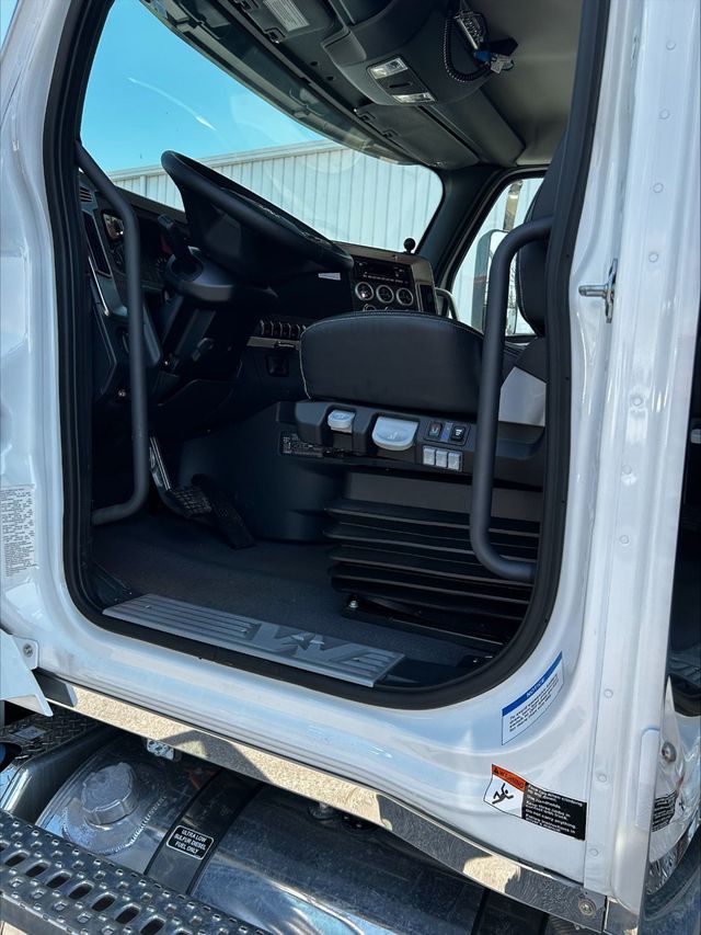 2025 Western Star 49X