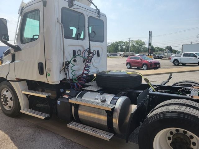 2020 Freightliner Cascadia Day Cab