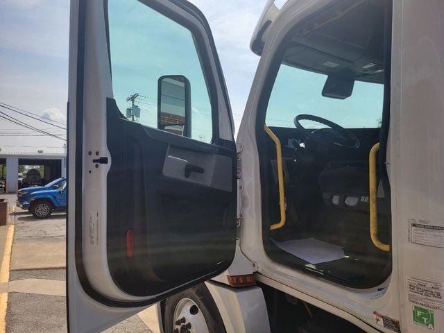 2020 Freightliner Cascadia Day Cab