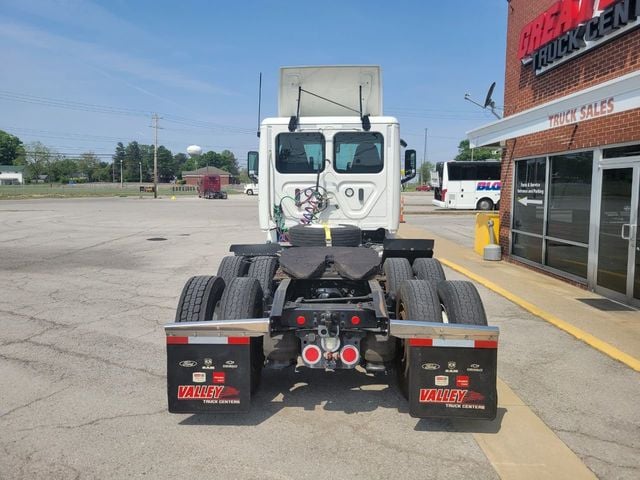 2020 Freightliner Cascadia Day Cab