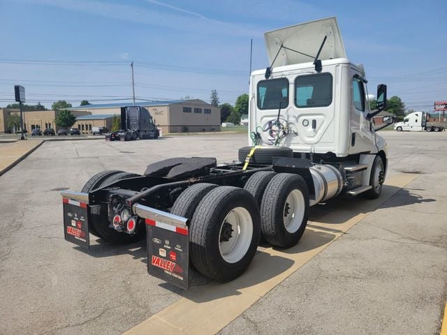 2020 Freightliner Cascadia Day Cab