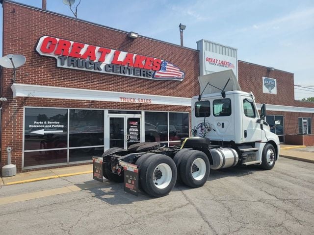 2020 Freightliner Cascadia Day Cab