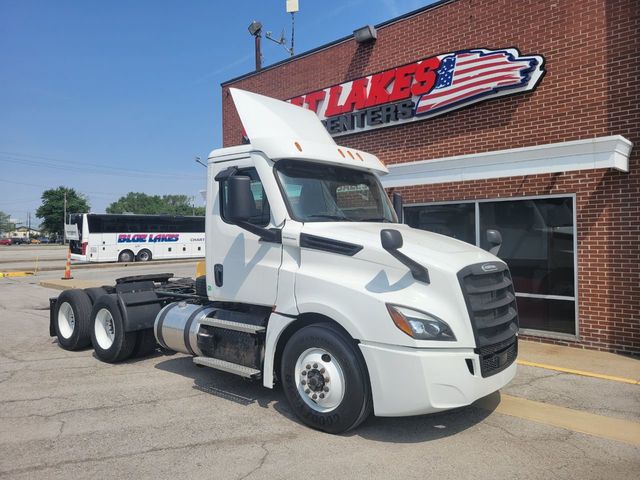 2020 Freightliner Cascadia Day Cab