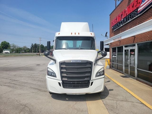 2020 Freightliner Cascadia Day Cab