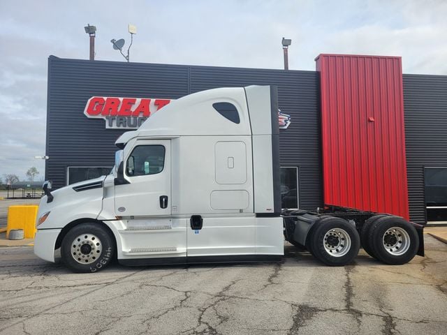 2021 Freightliner Cascadia Sleeper CA126SLP