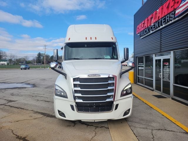 2021 Freightliner Cascadia Sleeper CA126SLP