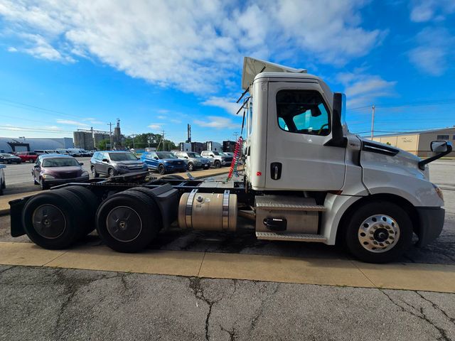 2022 Freightliner CA126SLP