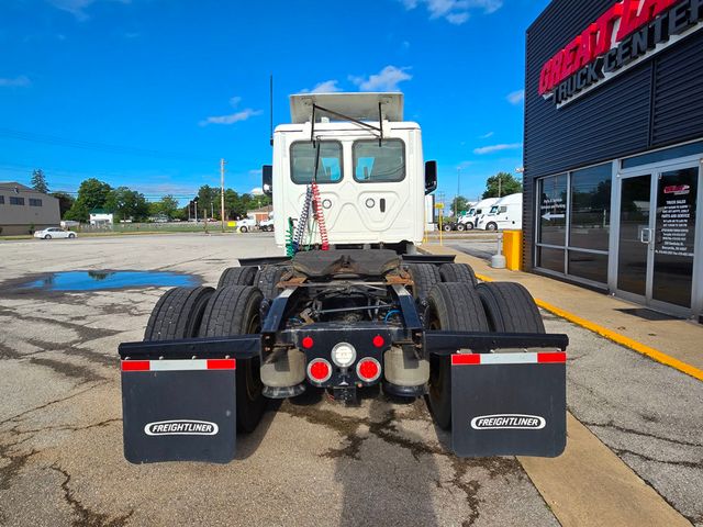 2022 Freightliner CA126SLP