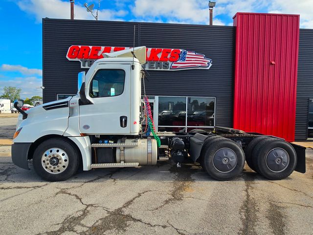 2022 Freightliner CA126SLP