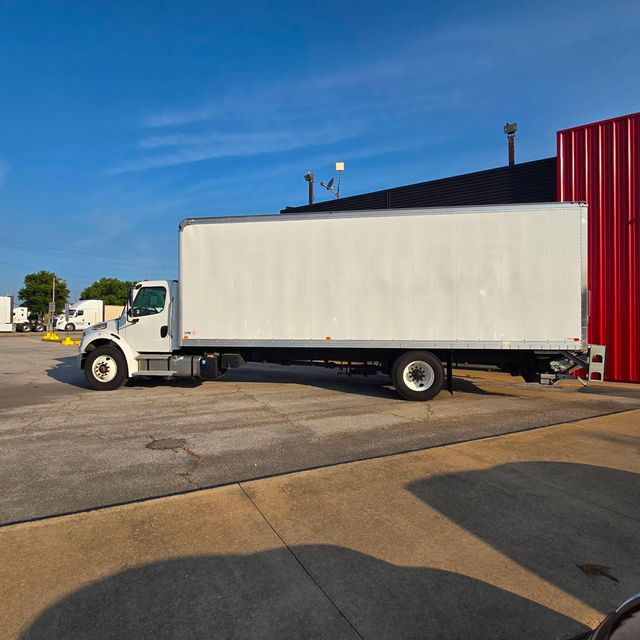 2023 Freightliner M2106