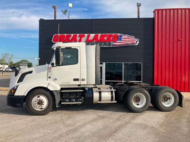 2018 Volvo VNL64T300