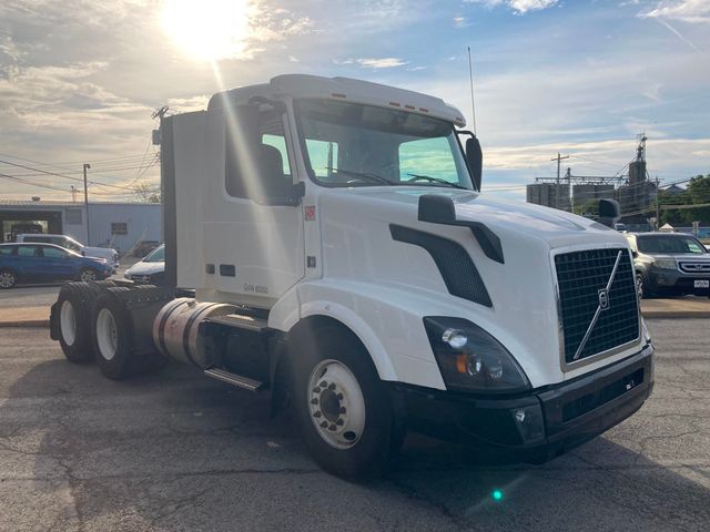 2018 Volvo VNL64T300