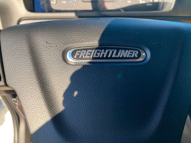 2024 Freightliner M2106