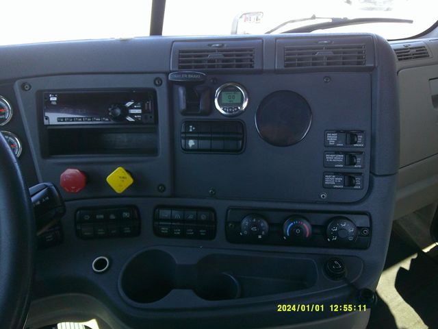 2018 Freightliner CASCADIA 125 DC