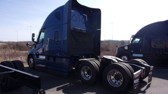 2024 Freightliner Cascadia