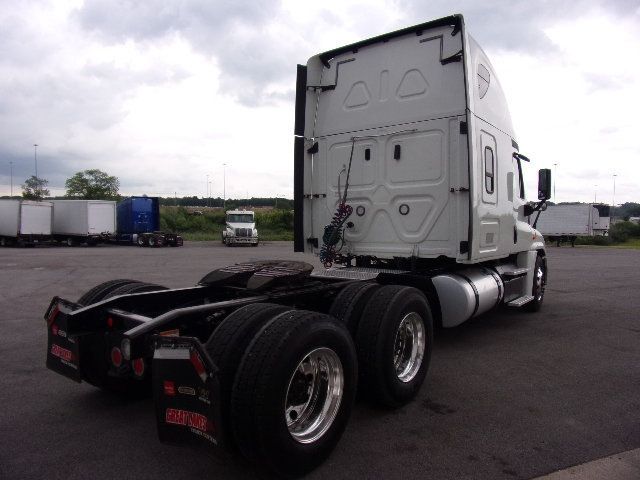 2018 Freightliner Cascadia 125