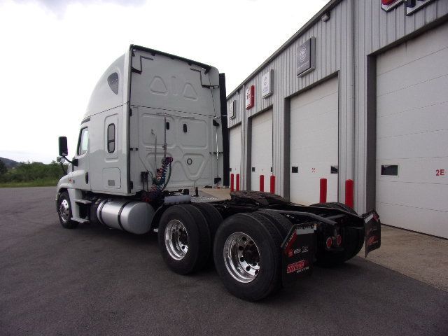 2018 Freightliner Cascadia 125