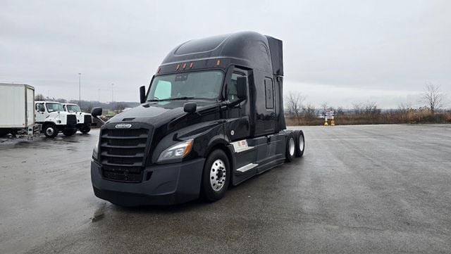 2021 Freightliner Cascadia 126