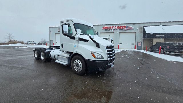 2021 Freightliner Cascadia 126