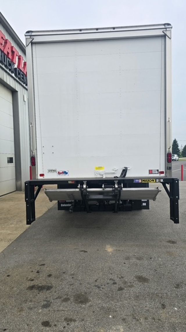 2025 Freightliner M2106