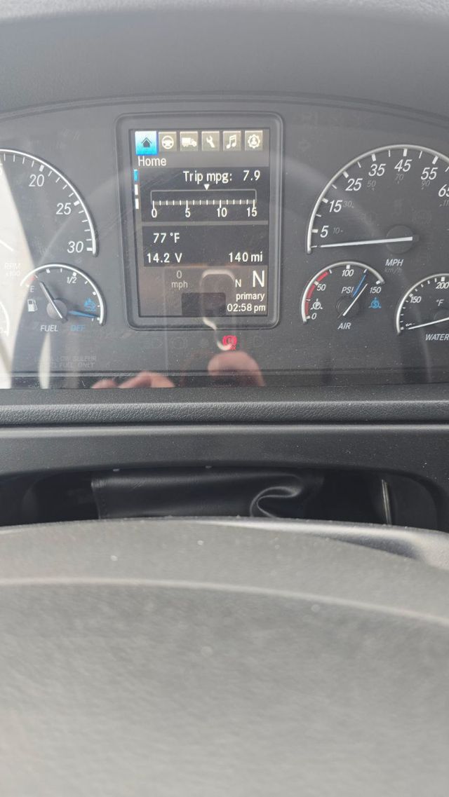 2025 Freightliner M2106