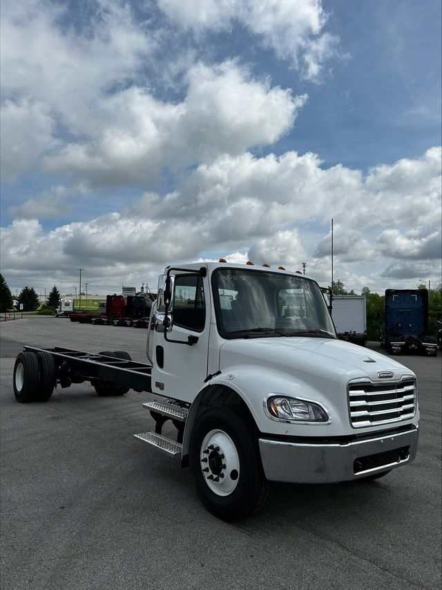 2026 Freightliner M2106
