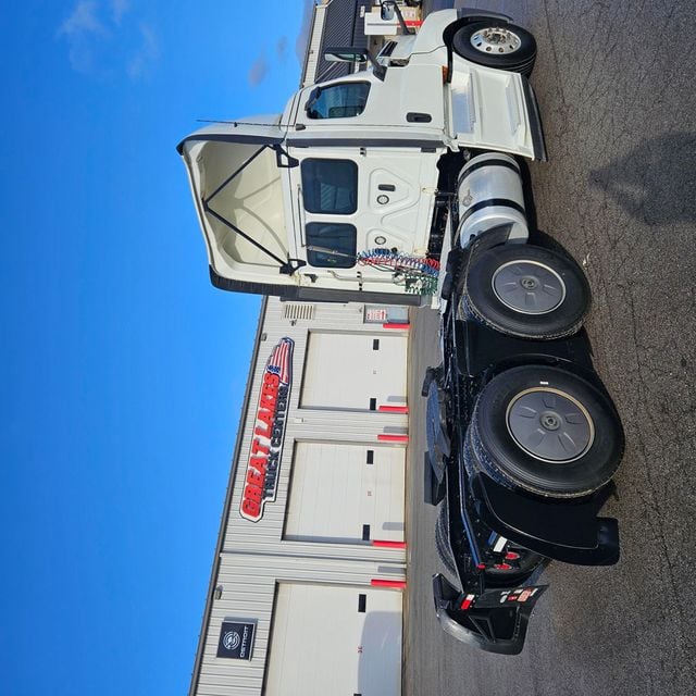 2019 Freightliner Cascadia