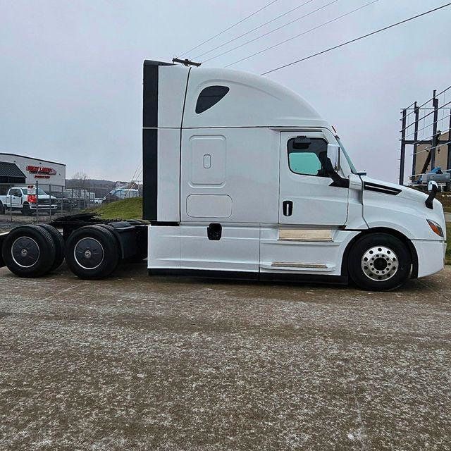 2026 Freightliner Cascadia-2