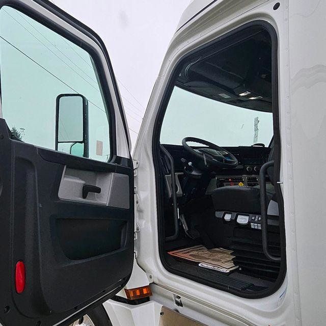 2026 Freightliner Cascadia-5