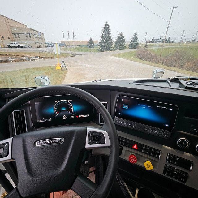 2026 Freightliner Cascadia-7