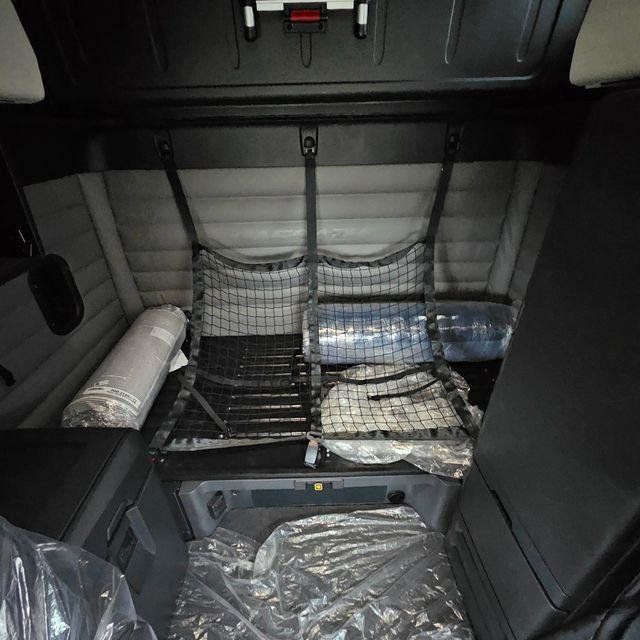 2026 Freightliner Cascadia-9