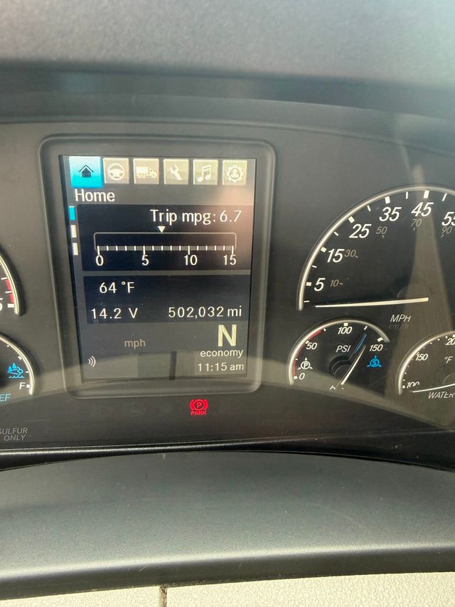 2020 Freightliner Cascadia-13