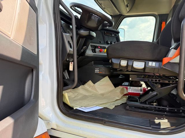 2021 Freightliner Cascadia-5