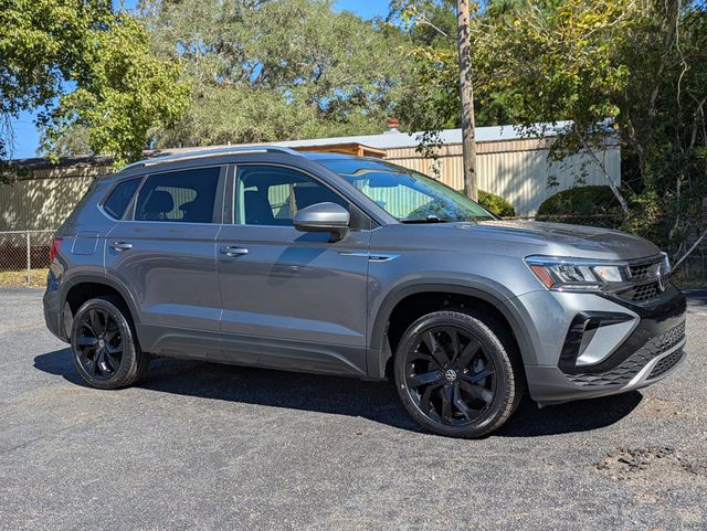 2022 Volkswagen Taos SE FWD - 0