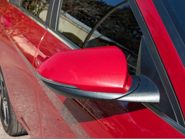 2021 Hyundai Elantra Limited IVT *Ltd Avail* - 11