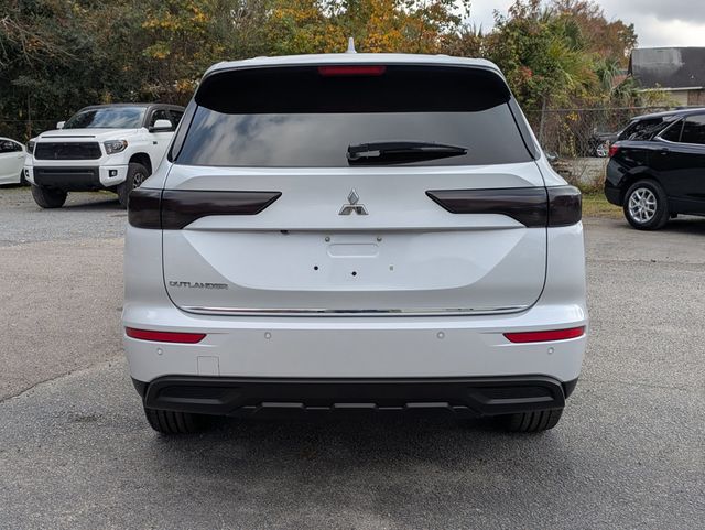 2022 Mitsubishi Outlander ES FWD - 4