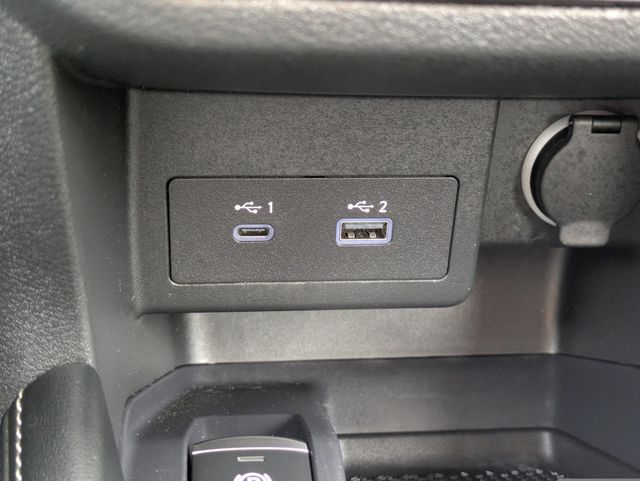 2024 Nissan Kicks SR FWD Boulder Gray Pearl at Robbins Nissan