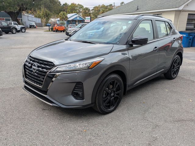 2024 Nissan Kicks SR FWD Boulder Gray Pearl at Robbins Nissan