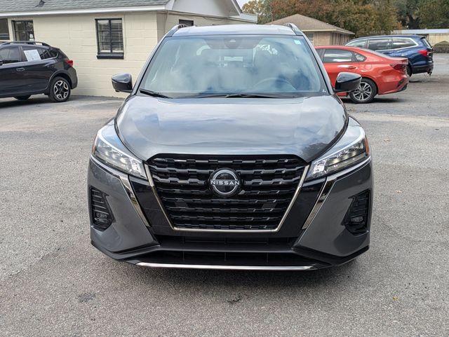 2024 Nissan Kicks SR FWD Boulder Gray Pearl at Robbins Nissan