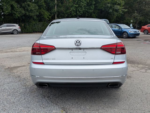 2018 Volkswagen Passat V6 SEL Premium DSG - 4