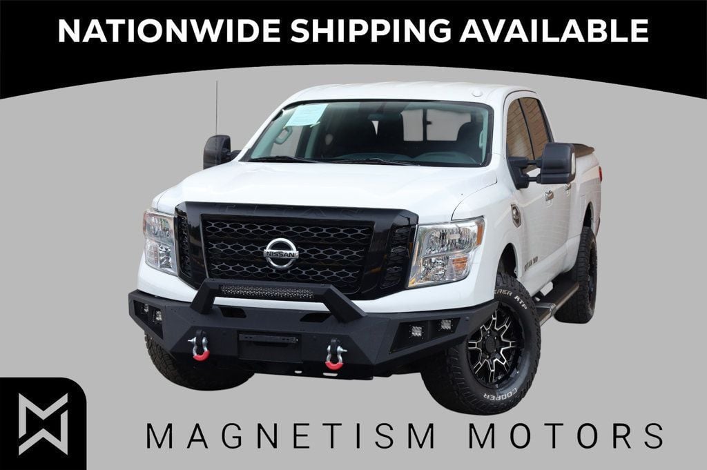 Nissan Titan XD SV Crew Cab 4WD