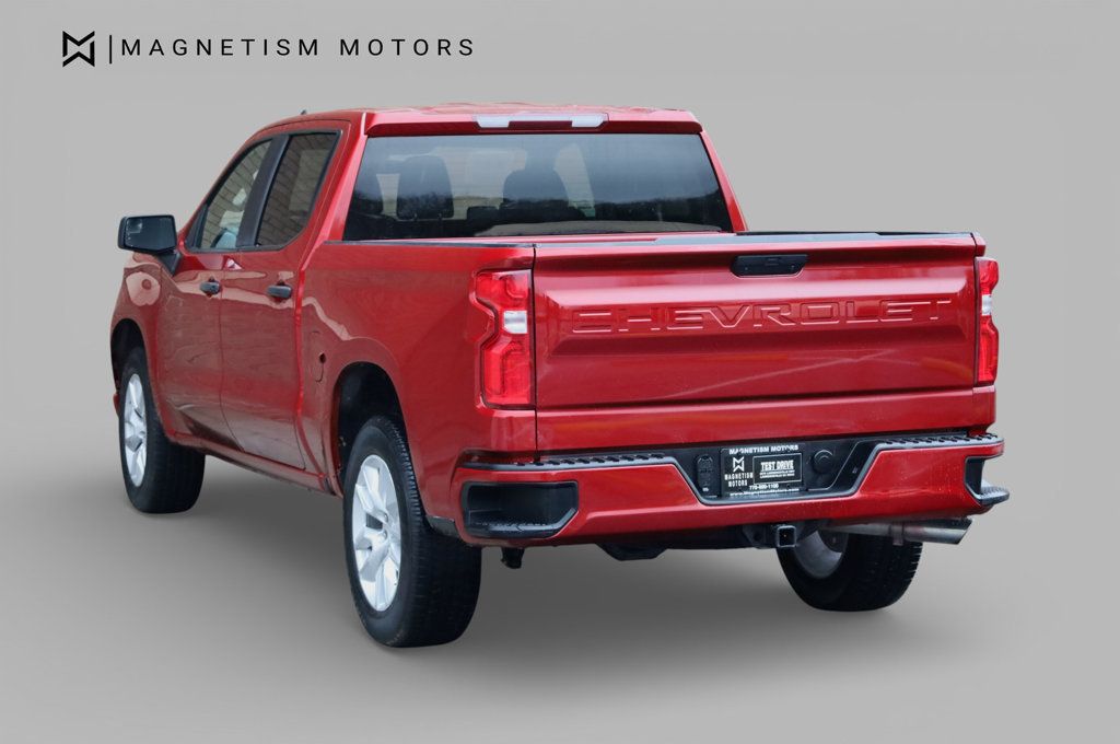 View vehicle photo 7