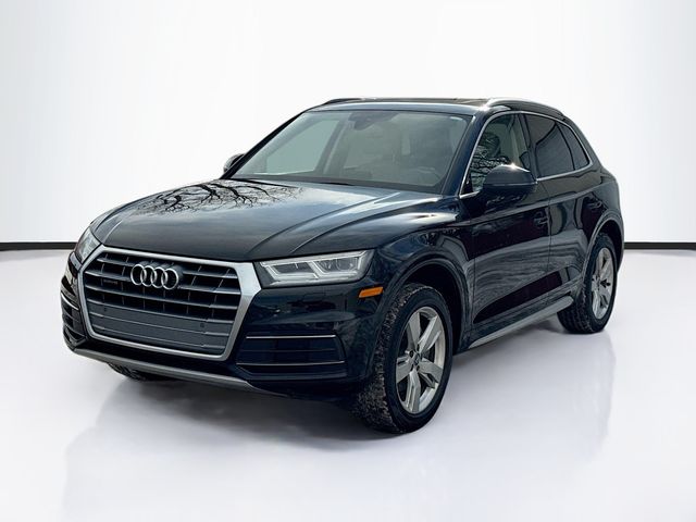 2019 Audi Q5 2.0T quattro S tronic Premium Plus's photo