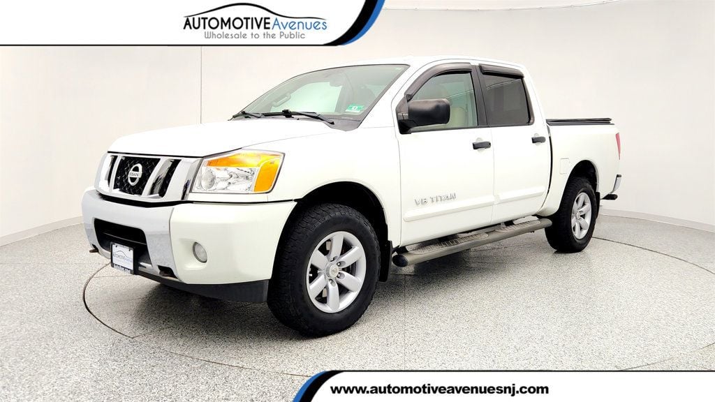 2013 Nissan Titan SV Crew Cab 4WD