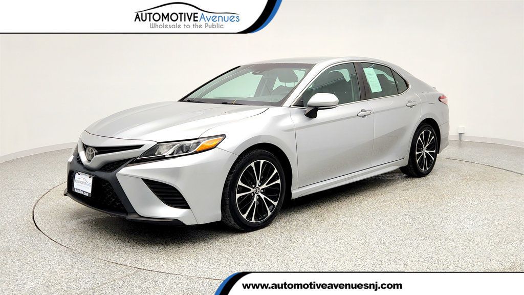 Celestial Silver Metallic 2018 Toyota Camry SE Sedan Front-Wheel Drive 8-Speed Automatic