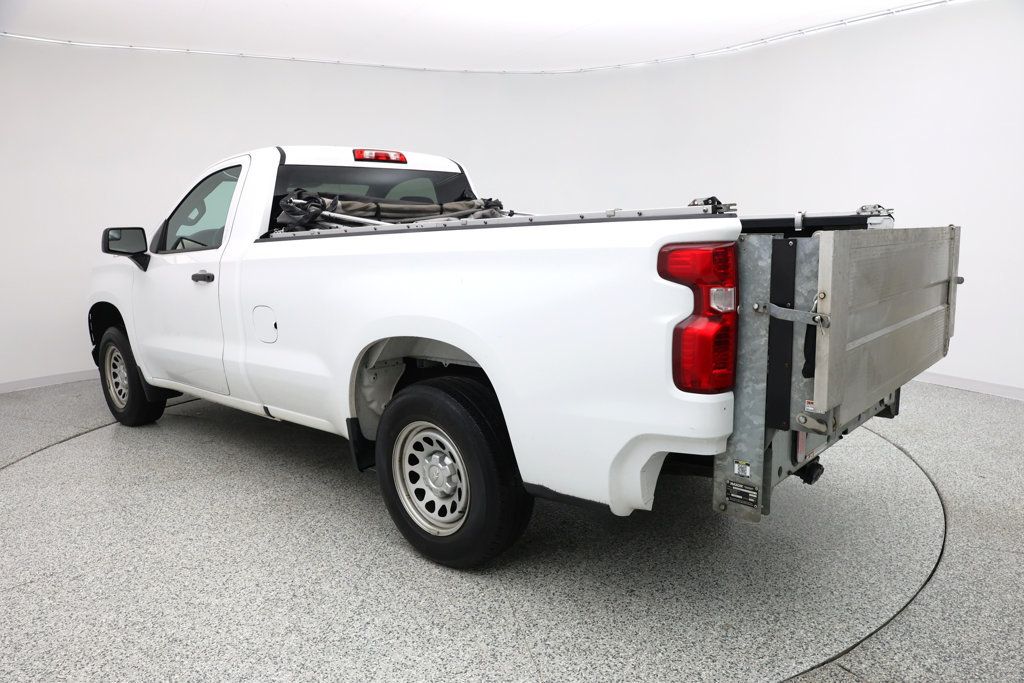 View vehicle photo 5