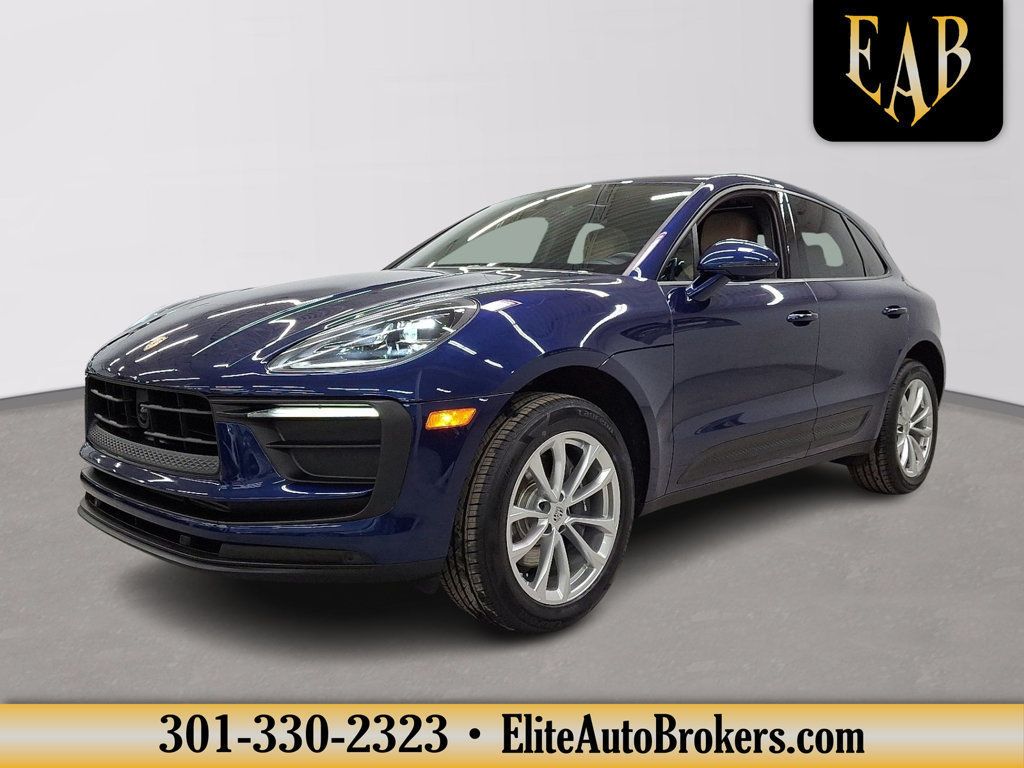 2023 Porsche Macan Base
